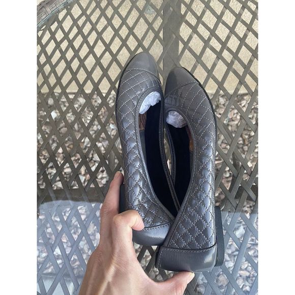 Born Leather Quilted Flats - Size 38/7- Gray - Picture 5 of 8